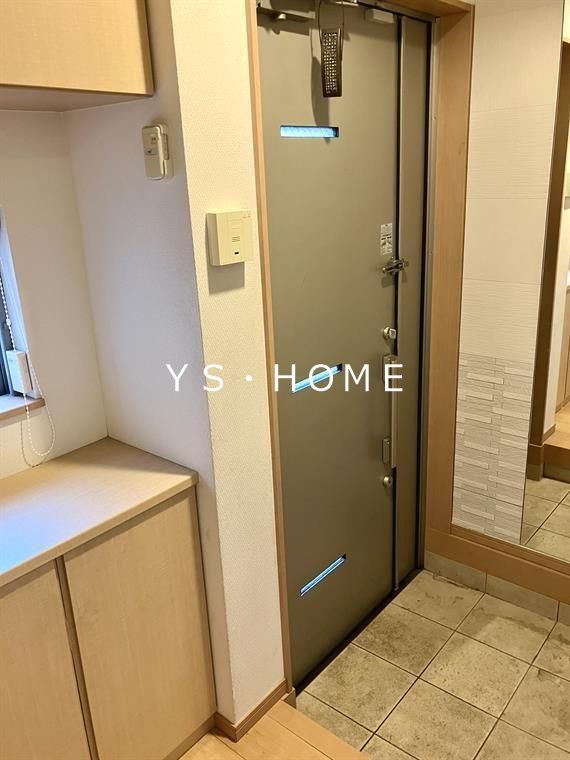 上連雀戸建 玄関