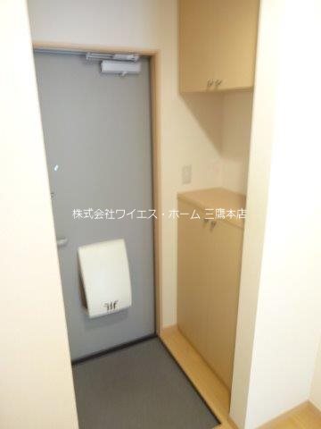 テネリージ  玄関