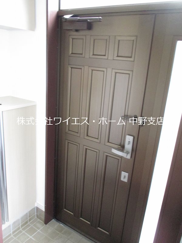 北新宿戸建Ⅱ 玄関