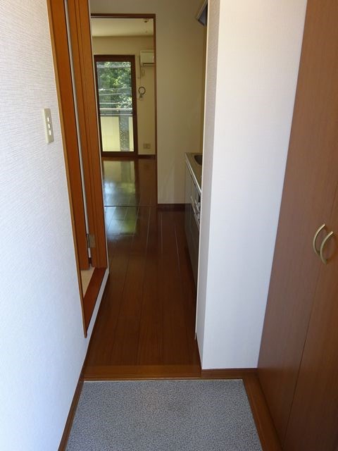 コンフォール国立 玄関