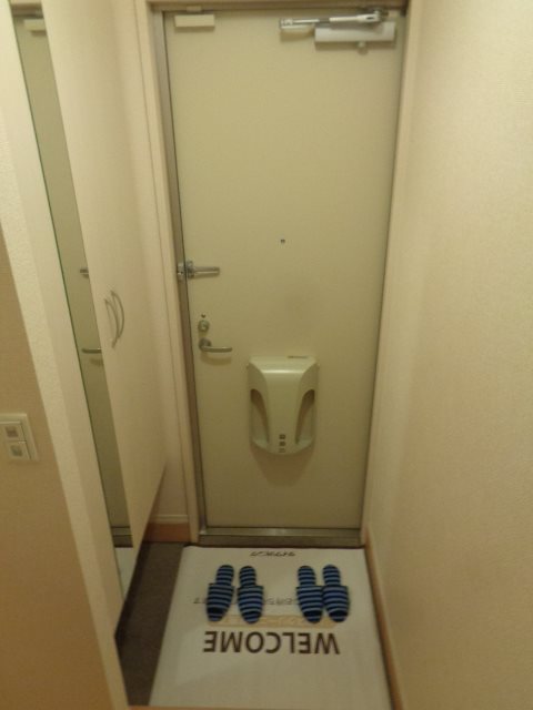 ガーネット 玄関