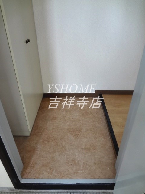 ヒルトップマンション  玄関