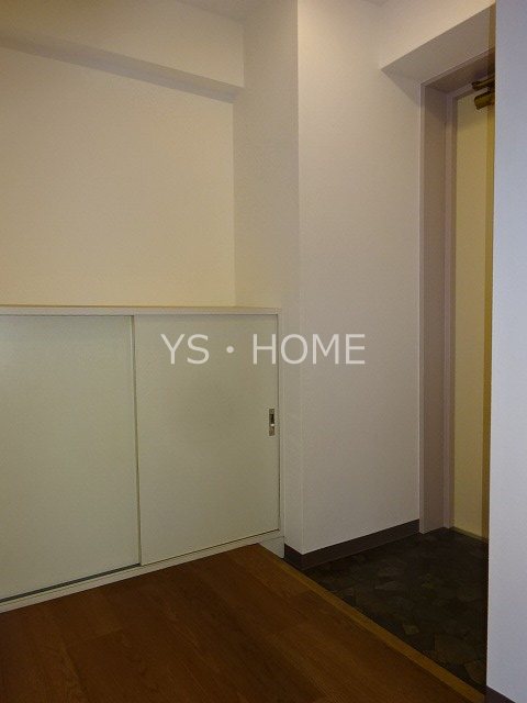 U residence三鷹 玄関