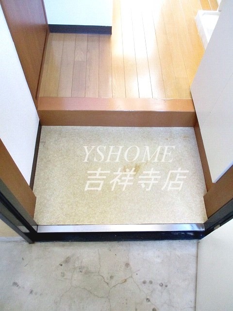 ブルーベル西荻  玄関
