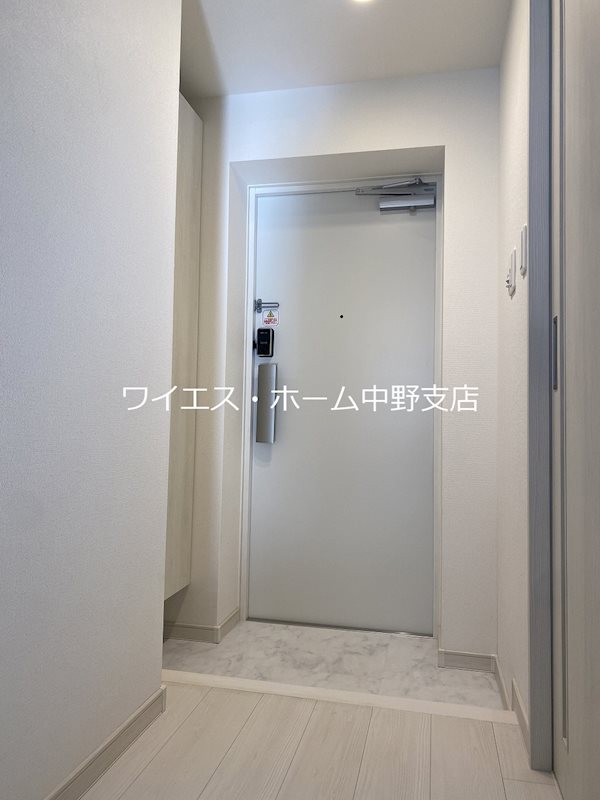 ラフィス中野 玄関