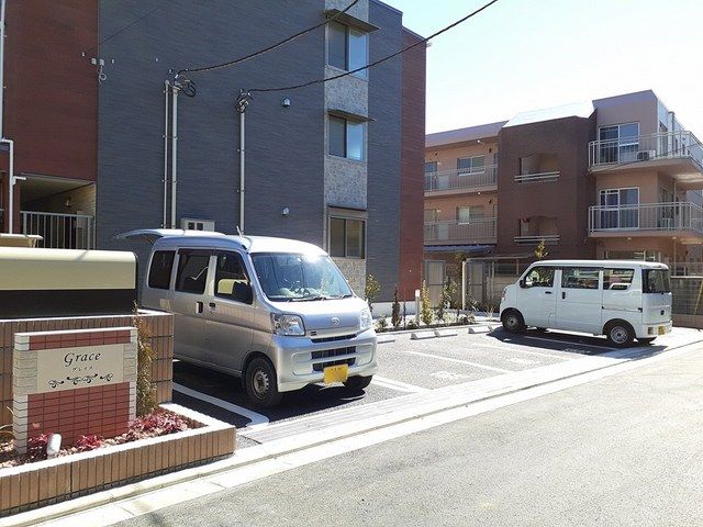 グレイス 駐車場