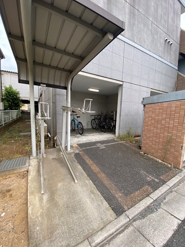 東京都国分寺市東戸倉１丁目 エントランス