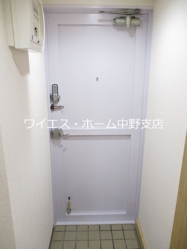 MOON　SAGA 玄関