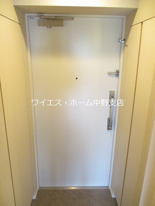 プラウドフラット中野 玄関