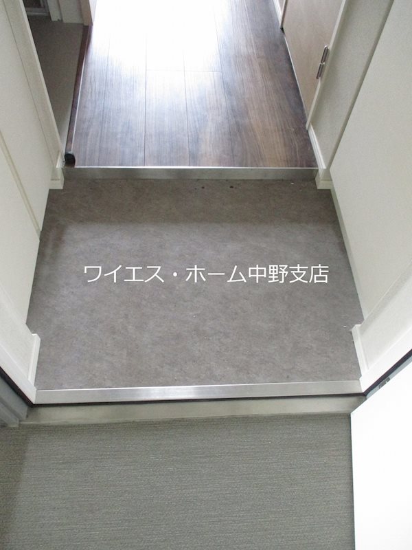 プラウドフラット中野 玄関