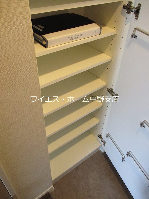 プラウドフラット中野 収納