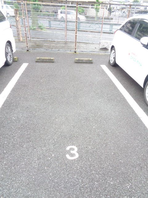 エスポワール 駐車場