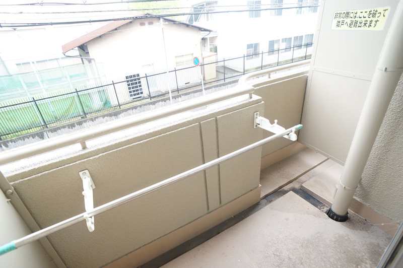 若草女子学生ハイツ ベランダ