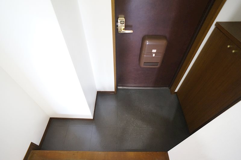 クレセール杉ヶ町 玄関