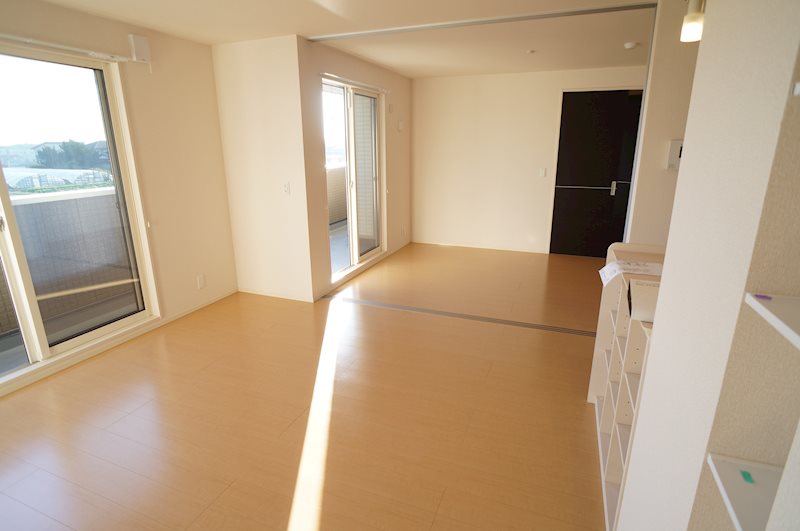 リノ　ムア リビング