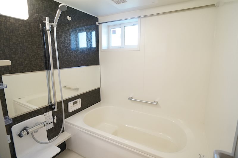 リノ　ムア 風呂画像