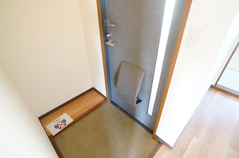 サンシャイン高円 玄関