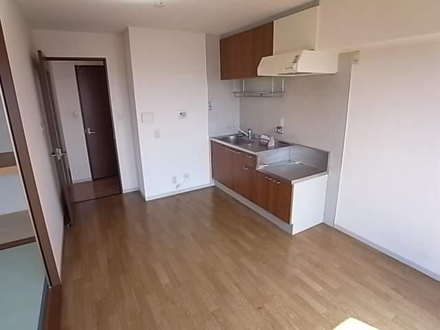 サンシャイン高円 リビング