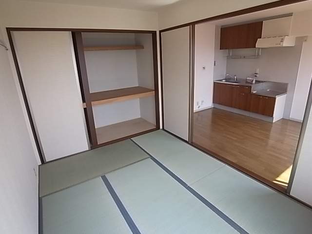 サンシャイン高円 ベッドルーム