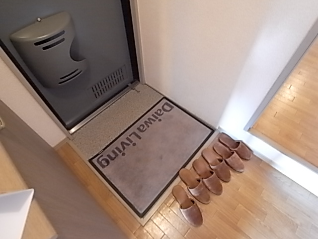 グランドールサンエイ 玄関