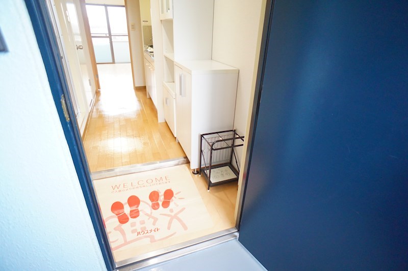 ファミール西大寺 玄関