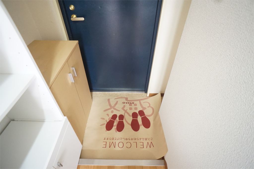 ファミール西大寺 玄関