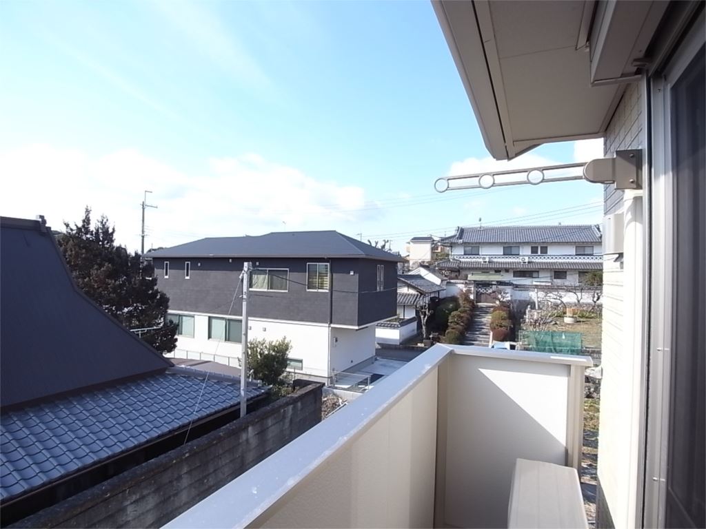 ｃａｌｍｅ　ｖｉｌｌａｇｅ　さいおんじ ベランダ