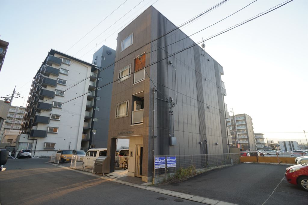 スタシオンドゥ西大寺 301号室 外観