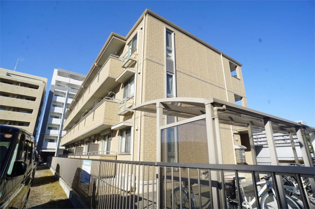 リビングタウン西大寺 302号室 外観