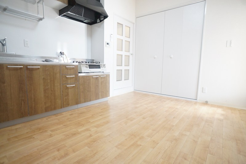 三和平城グランドパレス リビング