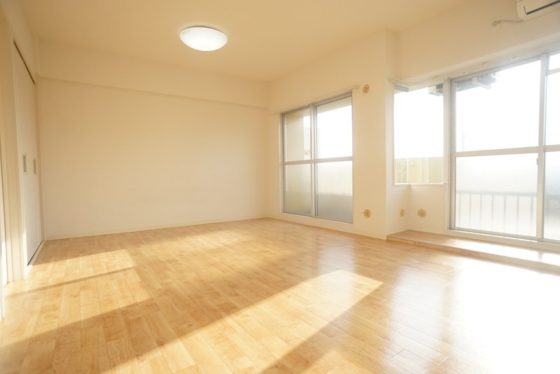 三和平城グランドパレス ベッドルーム