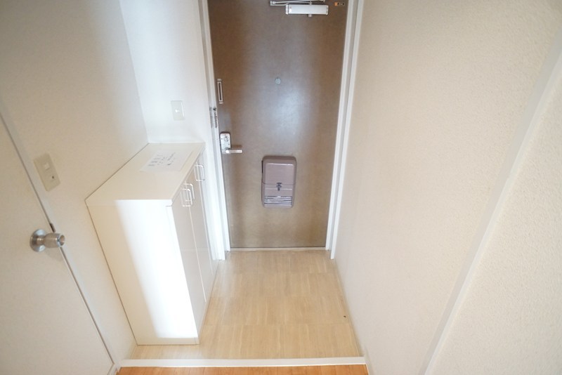 三和平城グランドパレス 玄関