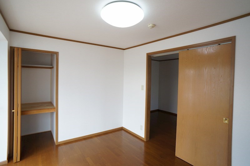 ヴィラ平城 ベッドルーム