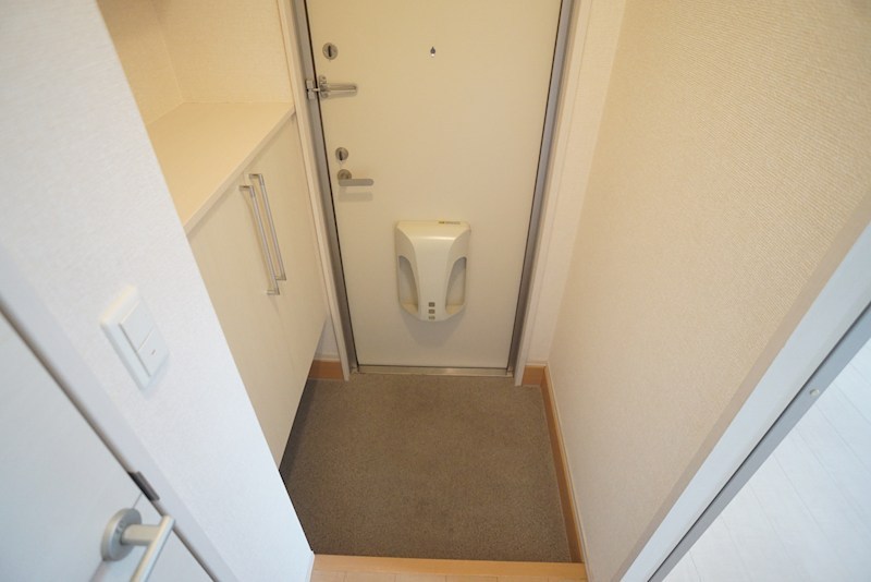 モダンコート二条 玄関