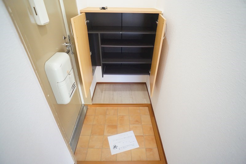 セジュール西ノ京 玄関