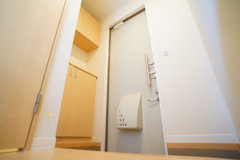 レガリア加茂 玄関