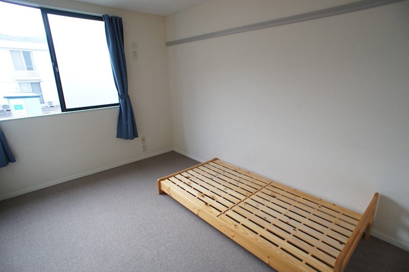 レオパレスジュピタ ベッドルーム