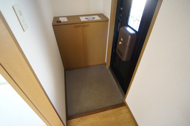 アゼリオ学園前D 玄関