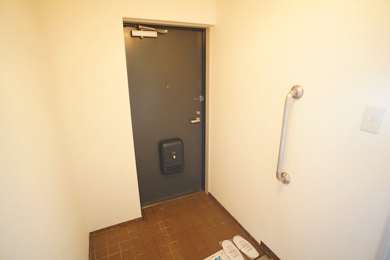 グレイス新大宮 玄関