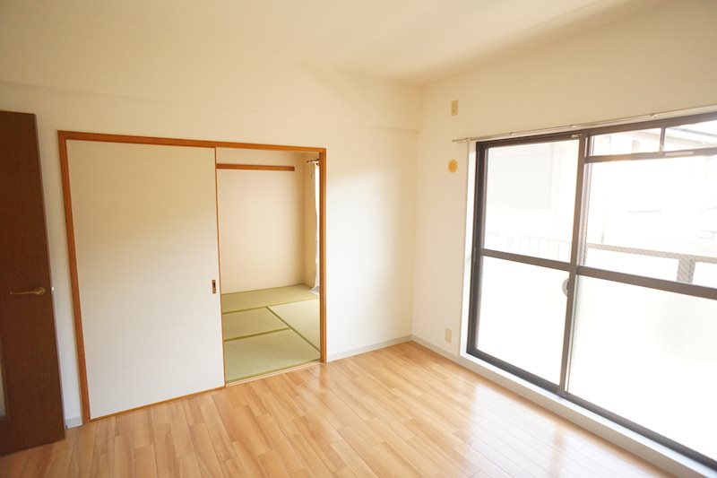 グレイス新大宮 リビング