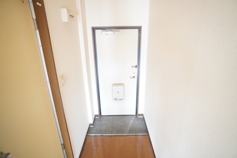 イーグルビル 玄関