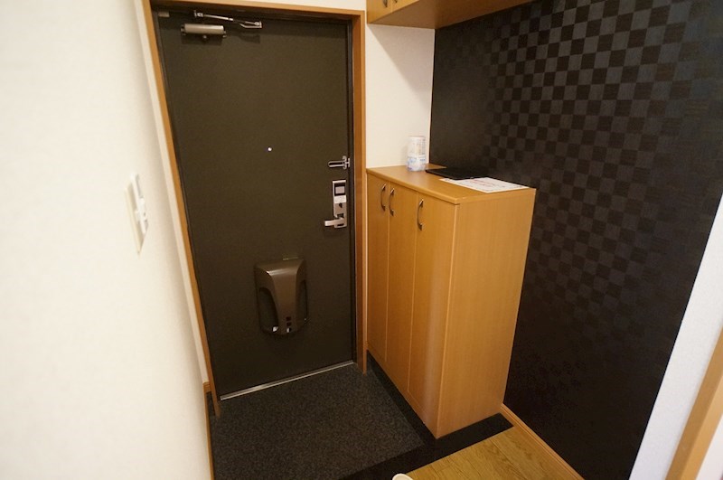 グラスコート 玄関