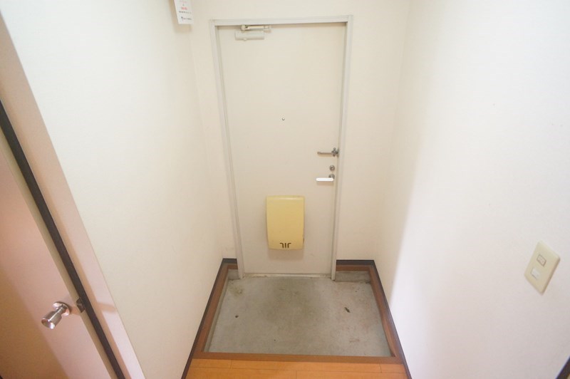 クレセール学園前Ａ棟 玄関