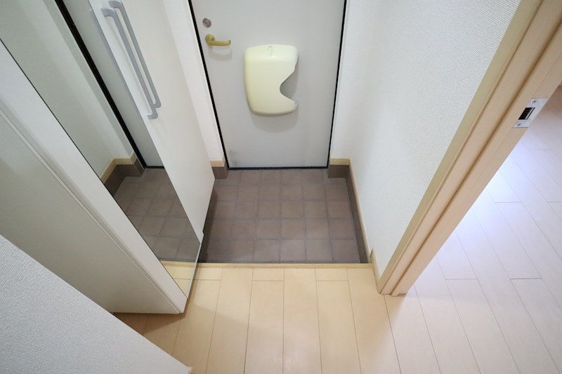 プラシード勝根Ｂ 玄関