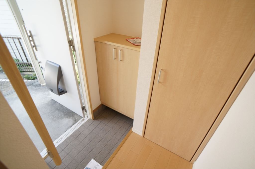 アルティ二上 玄関