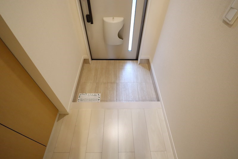ラ　シュエット　ふたかみ 玄関