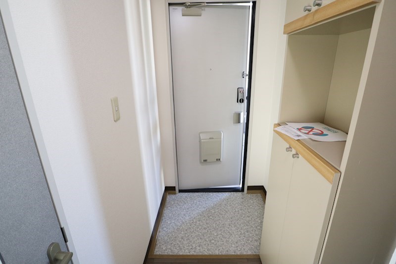 ローレルⅡＡ 玄関