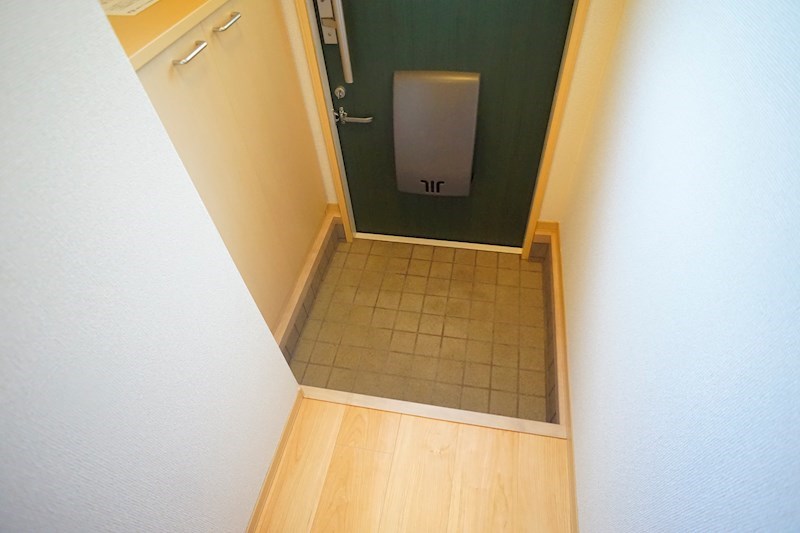 ファミールなかい 玄関