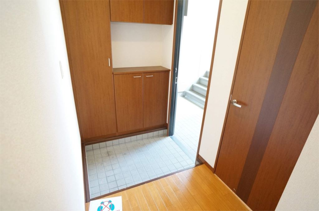 プリムローズ１番館 玄関