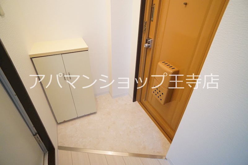 リヴェール王寺 玄関